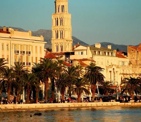 Papalic Palace *